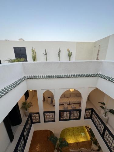 Riad Nayl Medina (43)
